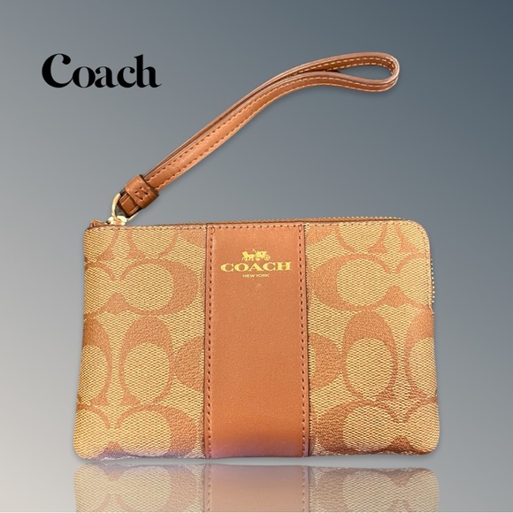 Coach 58035 Corner Zip Wristlet Signature Light Khaki
Saddle Leather NWT - Picture 1 of 7